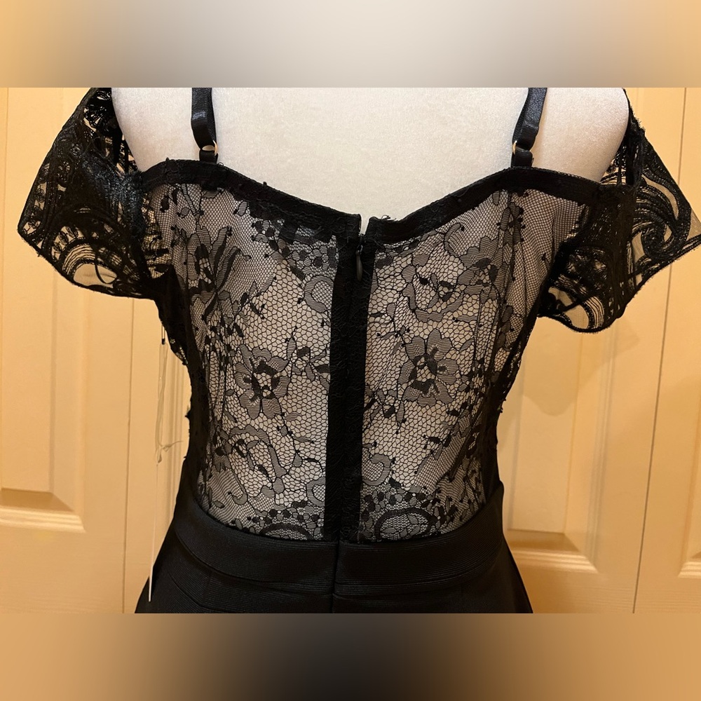 Off-shoulder lace bodice mini dress. Padded bra cups, lined front. Black. L. NWT - Picture 5 of 15